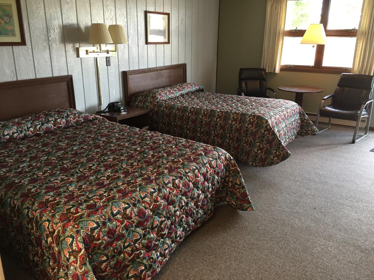 Buckhannon Colonial Hotel-Motel מראה חיצוני תמונה